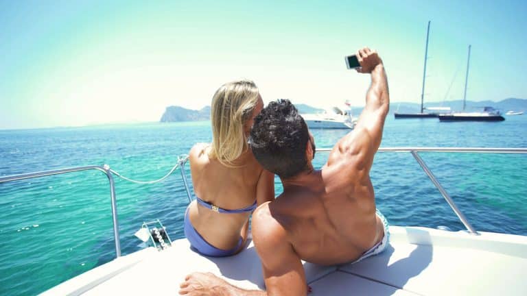 Blog Featured Image: From Selfies to Surgery: The Social Media Impact on the Rise of Tummy Tuck Demand